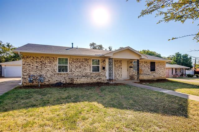 2519 Normont Cir in Fort Worth, TX - Foto de edificio - Building Photo