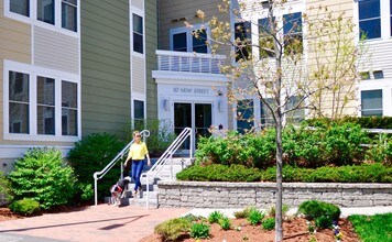 87 New St in Cambridge, MA - Foto de edificio - Building Photo