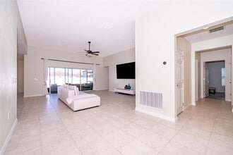2630 Summerland Way in Kissimmee, FL - Building Photo - Building Photo