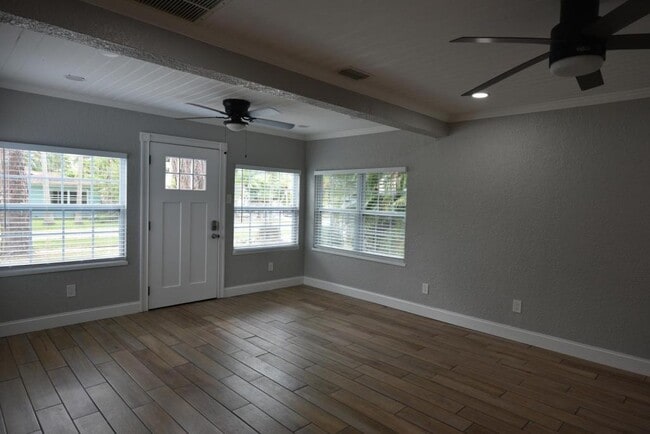 528 Tennessee Ave in Palm Harbor, FL - Building Photo - Building Photo