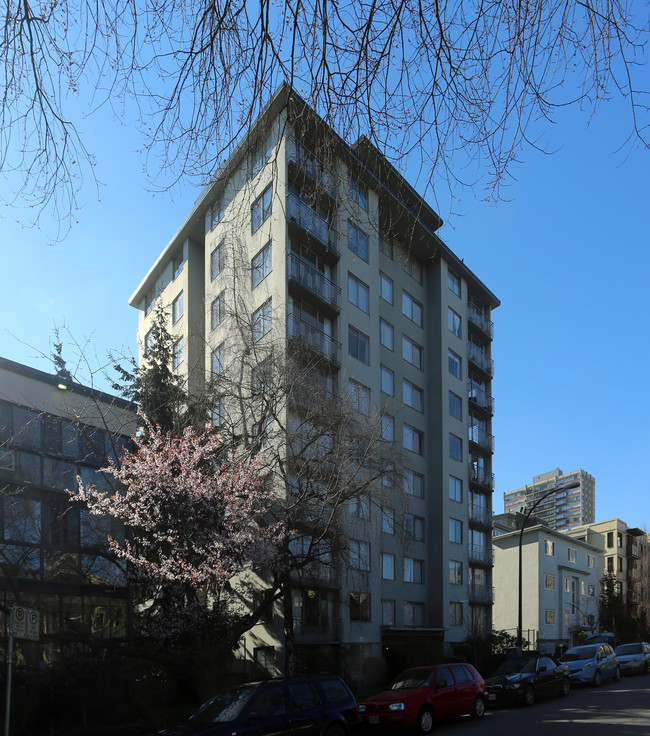 1160 Pendrell St in Vancouver, BC - Building Photo - Building Photo