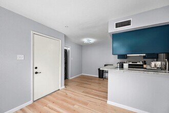 12955 Woodforest Blvd, Unit 48 in Houston, TX - Building Photo - Building Photo