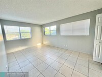 3560 NW 114th Terrace in Coral Springs, FL - Foto de edificio - Building Photo