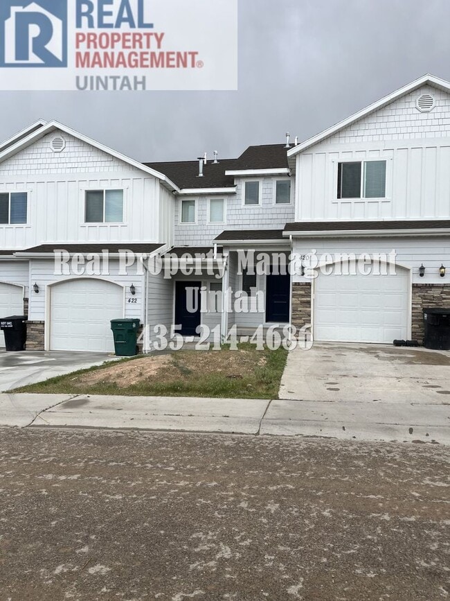 property at 420 E Red Fox Ln