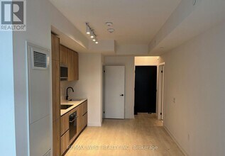 127 Broadway Ave in Toronto, ON - Building Photo - Building Photo