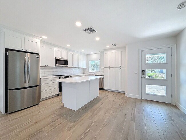 200 176th Terrace E in Redington Shores, FL - Foto de edificio - Building Photo