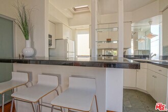 1541 Marlay Dr in Los Angeles, CA - Building Photo - Building Photo