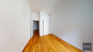 233 E 81st St in New York, NY - Building Photo - Building Photo