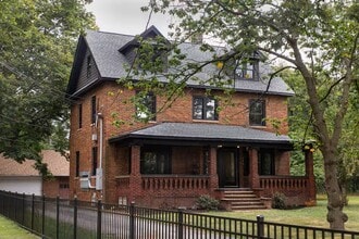 18115 Nottingham Rd, Unit Windom 3 in Cleveland, OH - Building Photo - Building Photo