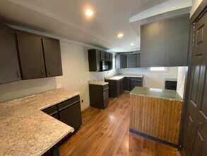 1222 Perrysville Ave in Danville, IL - Building Photo - Building Photo
