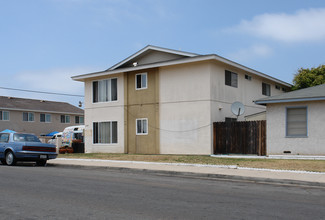 1022 Donax Ave in Imperial Beach, CA - Building Photo - Building Photo