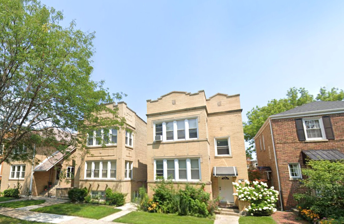 5527 N Christiana Ave in Chicago, IL - Building Photo