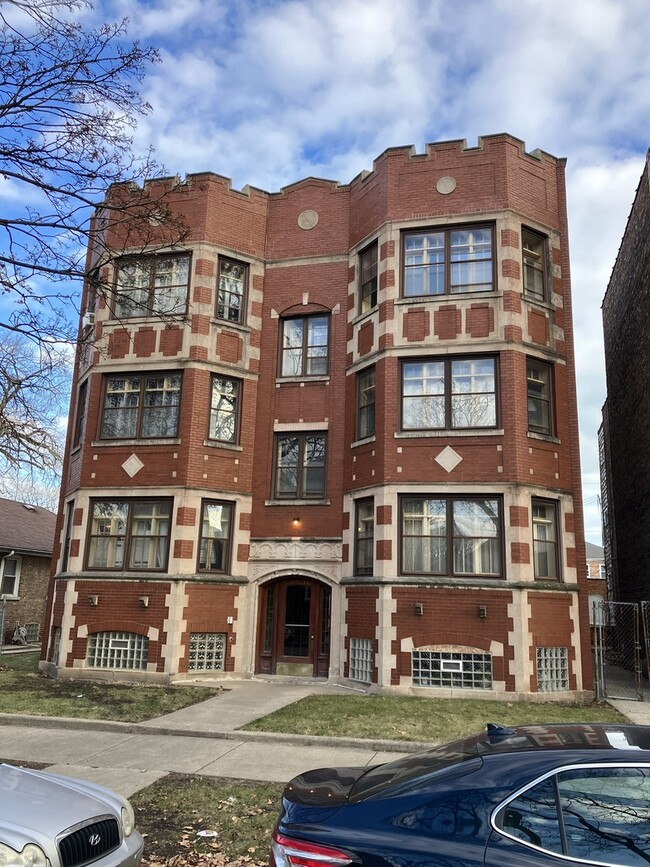 property at 8131 S Kingston Ave