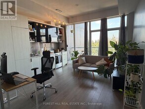 6 Parkwood Ave in Toronto, ON - Building Photo - Building Photo