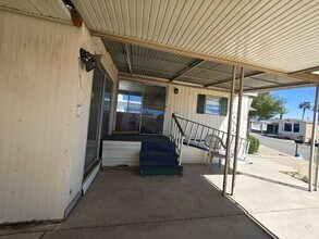 16005 N 32nd St in Phoenix, AZ - Building Photo - Building Photo