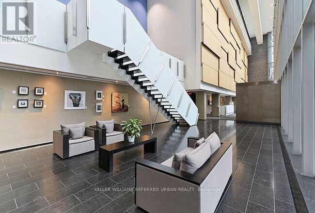 33 Charles St E in Toronto, ON - Building Photo - Building Photo