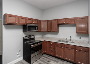 Superior Apartments in Kokomo, IN - Building Photo - Interior Photo