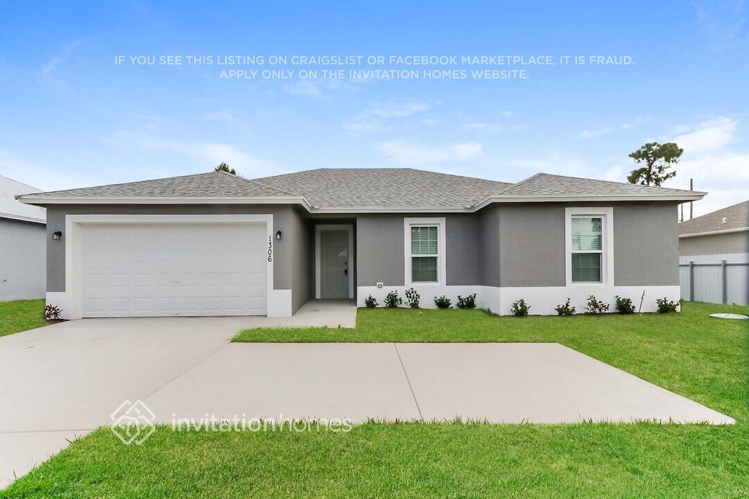 1306 SW Del Rio Blvd in Port St. Lucie, FL - Building Photo