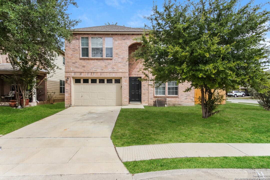6006 Ironmill Creek in Converse, TX - Building Photo