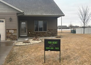 3820 E Vendavel St in Sioux Falls, SD - Foto de edificio - Building Photo