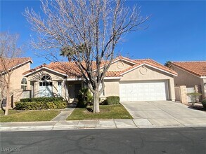 8090 Kinsella Way in Las Vegas, NV - Building Photo - Building Photo