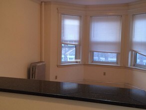 107 Queensberry St, Unit 8 in Boston, MA - Building Photo - Building Photo