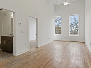 109 E Broad St, Unit #205 in Richmond, VA - Foto de edificio - Building Photo