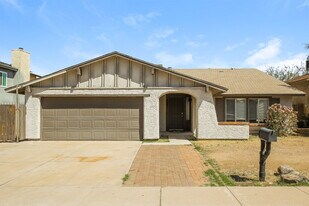 6601 S 17th Pl in Phoenix, AZ - Building Photo