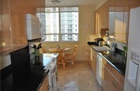 801 Brickell Key Blvd, Unit 3108 in Miami, FL - Foto de edificio - Building Photo