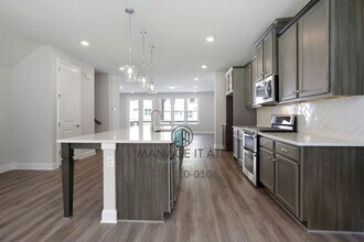4294 Foxtail Pine Alley in Doraville, GA - Building Photo - Building Photo