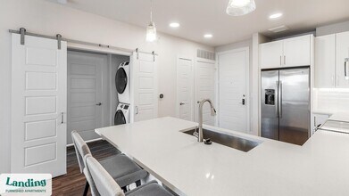 15950 Chase Hill Blvd, Unit 9412 in San Antonio, TX - Foto de edificio - Building Photo