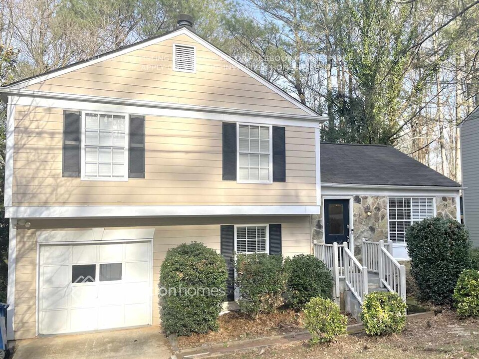 10495 Ash Rill Dr in Alpharetta, GA - Building Photo