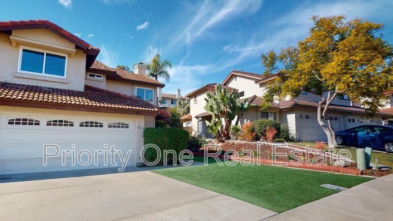 2212 Summerhill Dr in Encinitas, CA - Building Photo