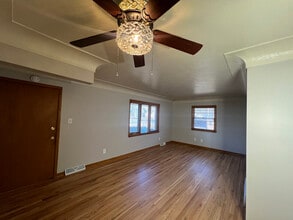 6210 Franklin Ave in Des Moines, IA - Building Photo - Building Photo