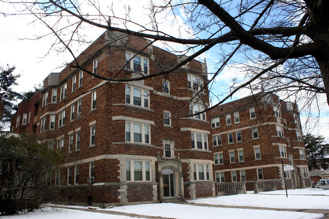 83 Sumner Ave in Springfield, MA - Foto de edificio - Building Photo