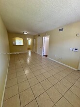 3504 Briar Bay Blvd in Royal Palm Beach, FL - Building Photo - Building Photo