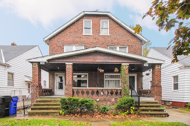 8204 Bancroft Ave-Unit -8206 in Cleveland, OH - Building Photo - Building Photo