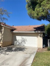 2184 Norwegian Wood Ln in Henderson, NV - Building Photo - Building Photo