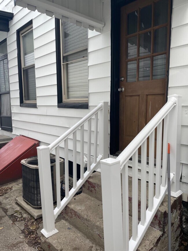 2242 Victor St in Cincinnati, OH - Building Photo - Building Photo