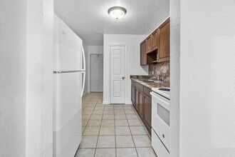 751 Hummingbird Way in North Palm Beach, FL - Building Photo - Building Photo