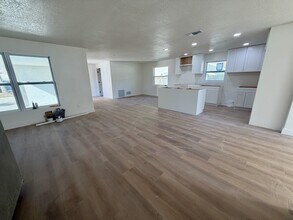 725 Merrimac Dr in Port Orange, FL - Building Photo - Building Photo