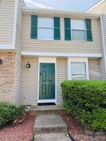 9616 Vinca Cir in Charlotte, NC - Building Photo