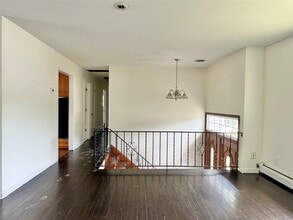 42 Merriewold Ln N in Monroe, NY - Building Photo - Building Photo