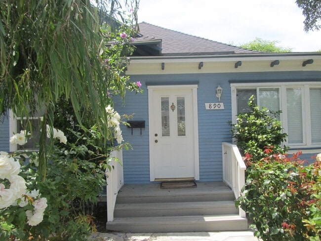 property at 890 N Shaffer St