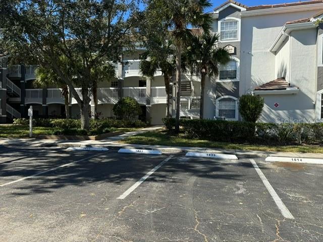 13905 Fairway Island Dr in Orlando, FL - Building Photo