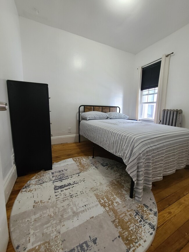 474 E 18th St, Unit 2nd Floor