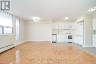 1500 Bathurst St in Toronto, ON - Building Photo - Building Photo