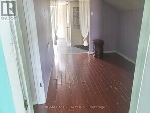 7098 Goreway Dr in Mississauga, ON - Building Photo - Building Photo