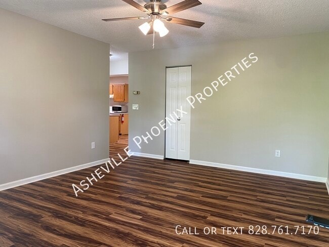 456 Reems Creek Rd in Weaverville, NC - Building Photo - Building Photo