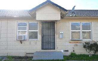 13342 Church St in Lockeford, CA - Building Photo